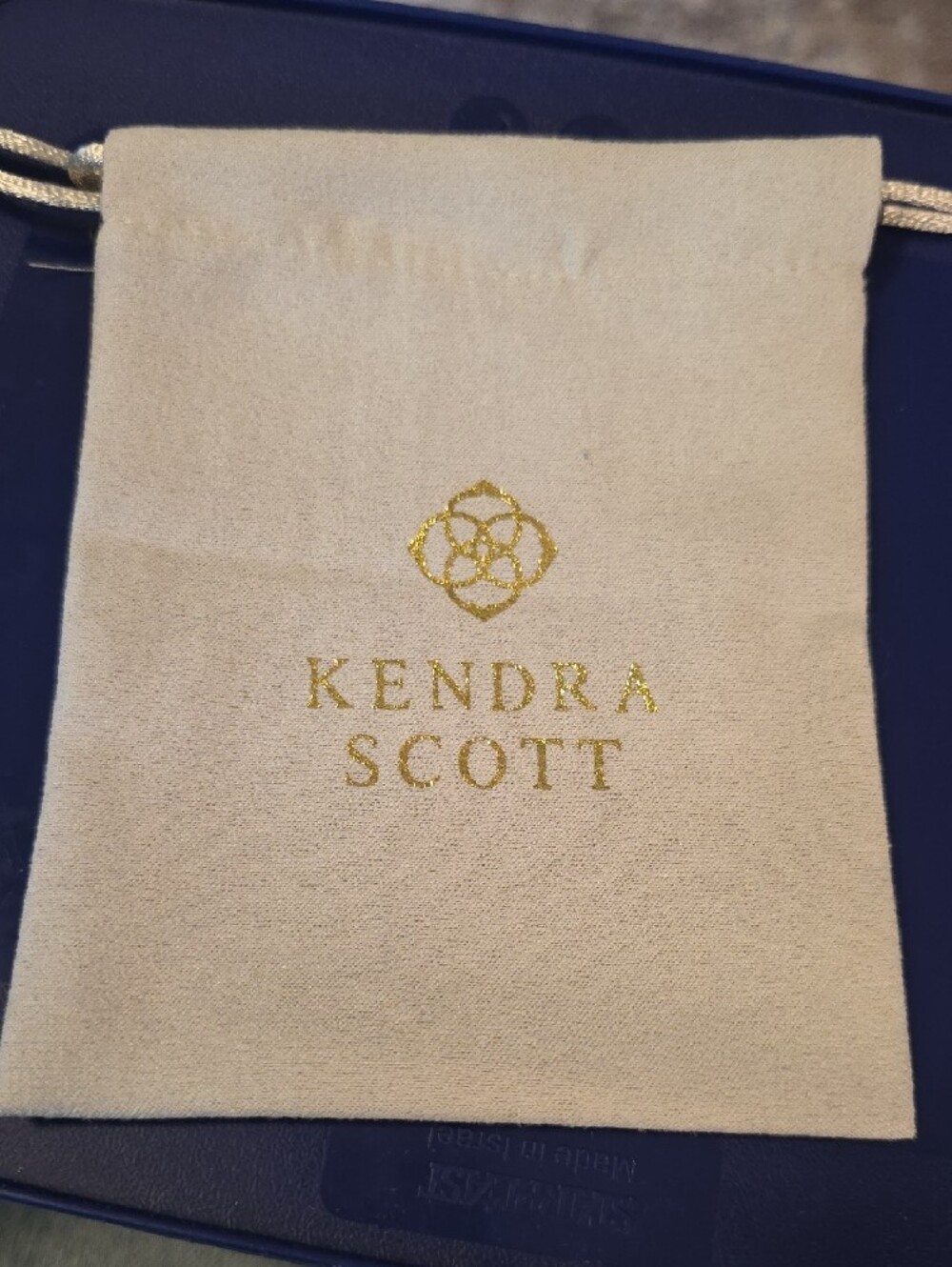 Kendra Scott Simon Drop Earrings Gold Tone - Picture 4 of 4